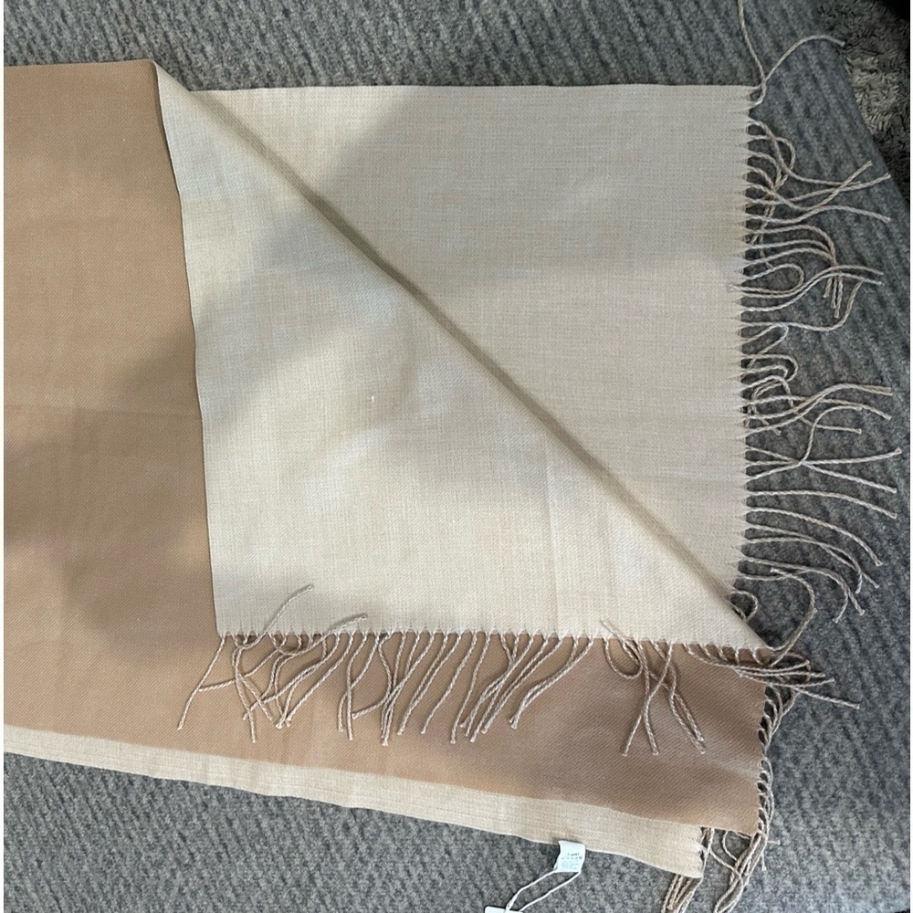 JUDY AND BROWN Women’s Scarf, NWT!